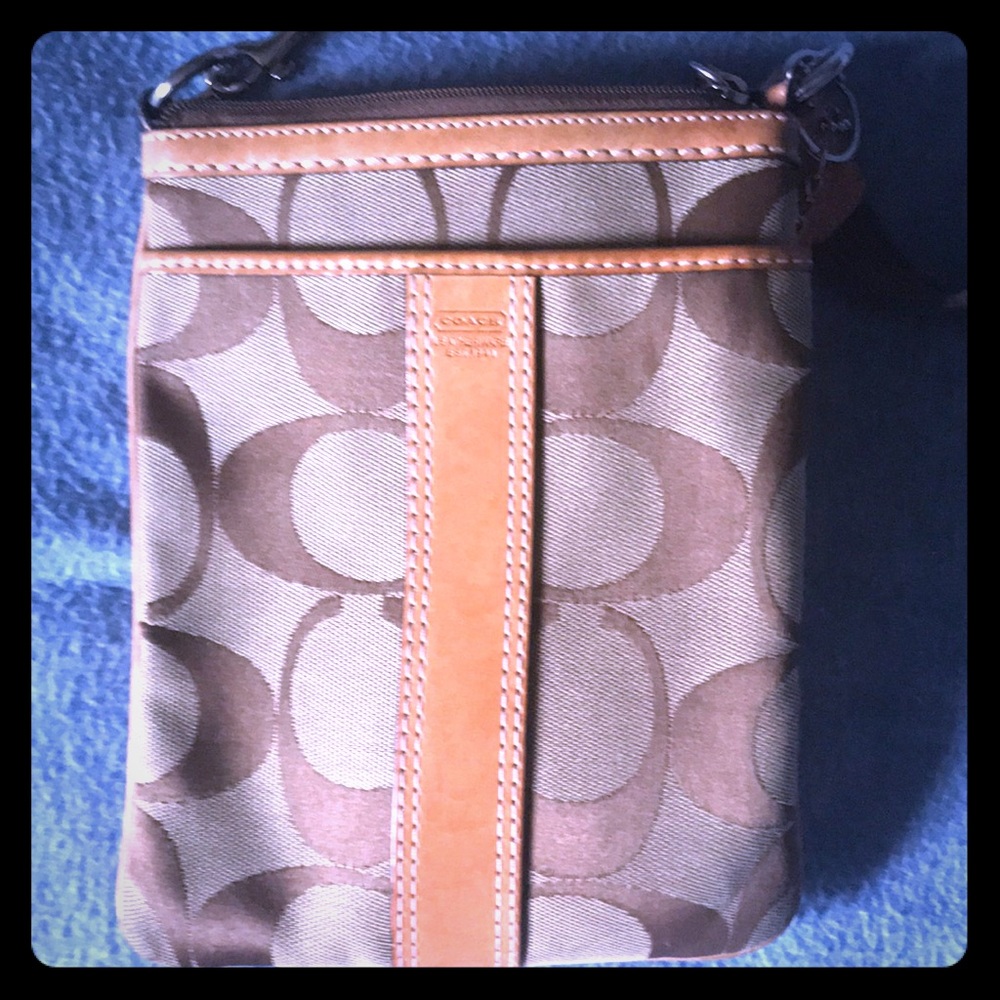 AUTHENTIC COACH CROSSBODY MAKE AN OFFER